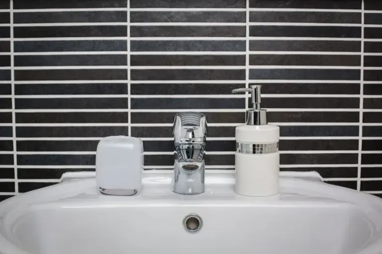 Meridian Tower Apartment in SA1 1JN, Swansea, Swansea, Wales, United Kingdom - Property image 2 - VivreStays