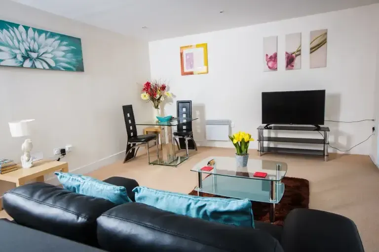 Meridian Tower Apartment in SA1 1JN, Swansea, Swansea, Wales, United Kingdom - Property image 6 - VivreStays