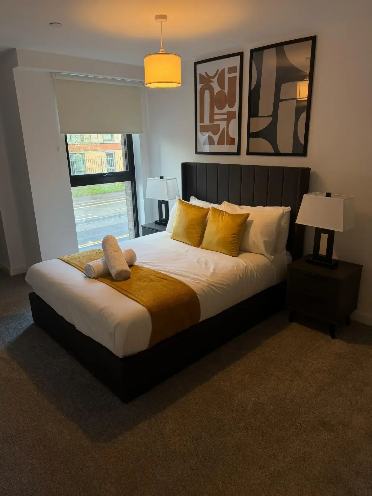 Stunning 3 Bedroom Apartment - Berkeley Square Apartments in 321 Ordsall Lane, M5 3AN - Property image 2 - VivreStays