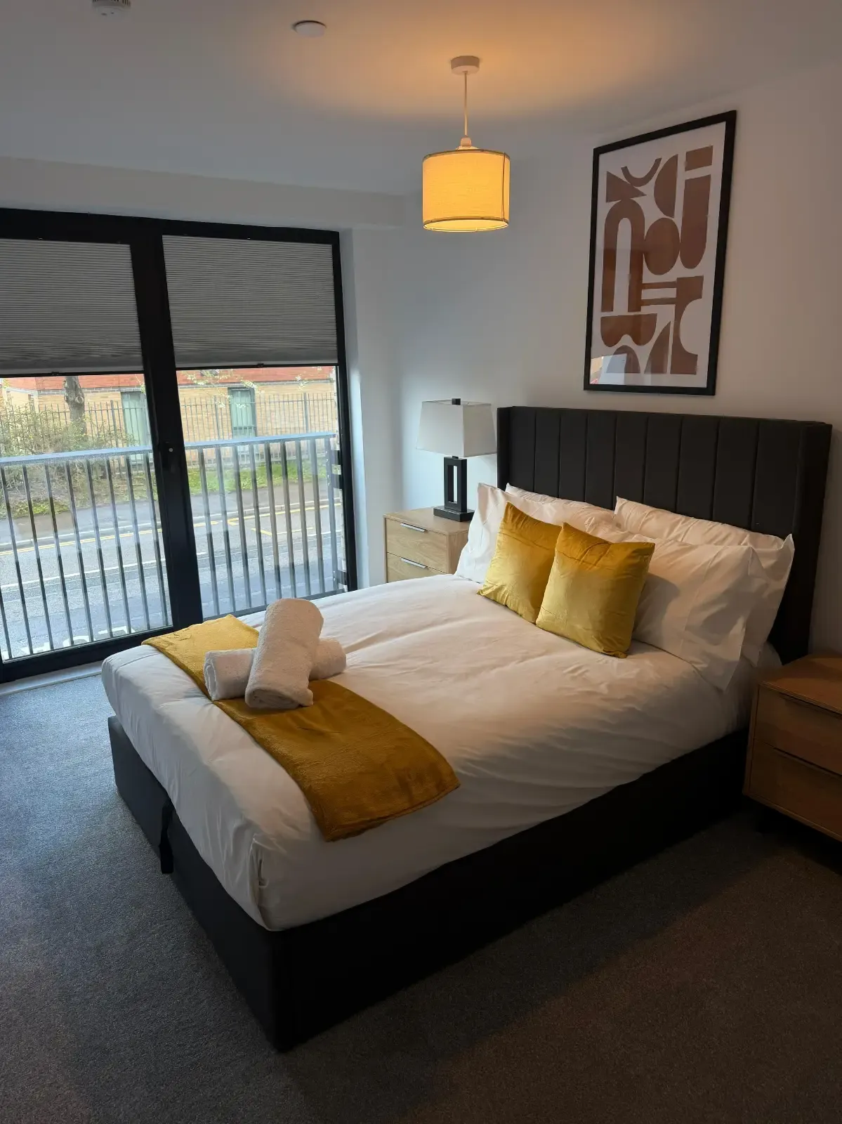Stunning 3 Bedroom Apartment - Berkeley Square Apartments in 321 Ordsall Lane, M5 3AN - Property image 4 - VivreStays
