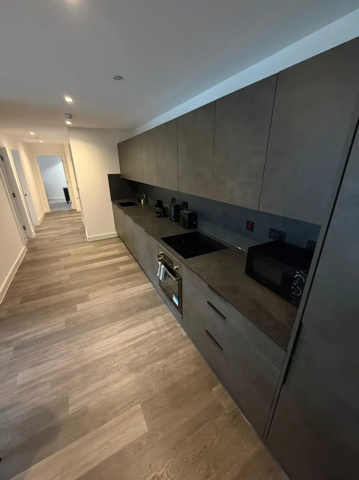 Stunning 3 Bedroom Apartment - Berkeley Square Apartments in 321 Ordsall Lane, M5 3AN - Property image 9 - VivreStays