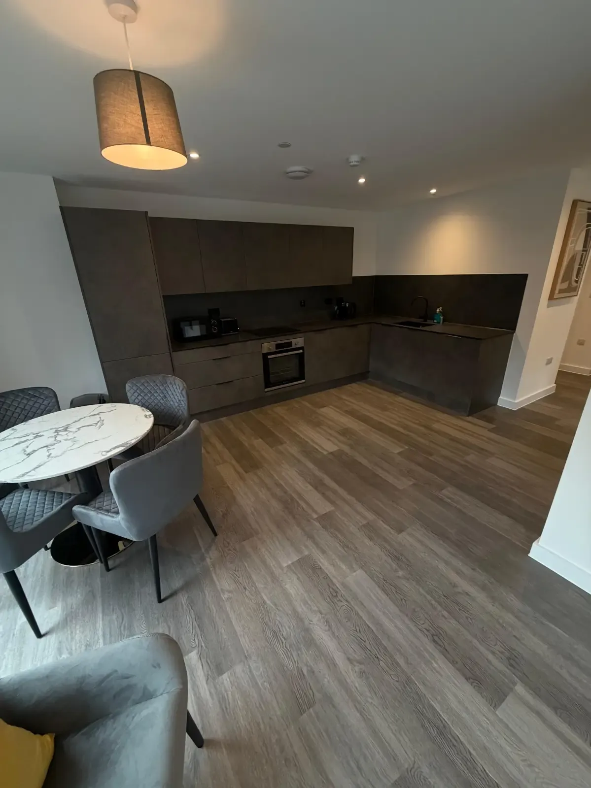Bright & Spacious 3 Bed Apartment with Balcony at Berkeley Square in 321 Ordsall Lane, Salford, M5 3AN, UK - Property image 15 - VivreStays