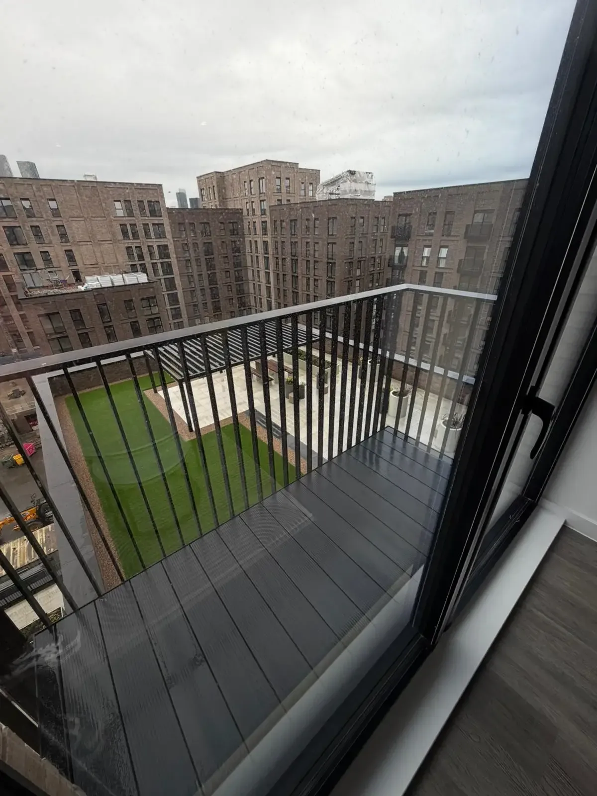Berkeley Square Apartments Manchester – Stylish 2 Bed Stay serviced apartment - Salford - VivreStays