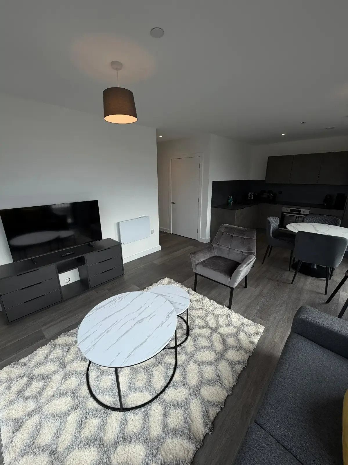 Stunning 2 Bedroom Apartment with Balcony- Berkeley Square Apartments in 321 Ordsall Lane, Salford, M5 3AN, UK - Property image 20 - VivreStays