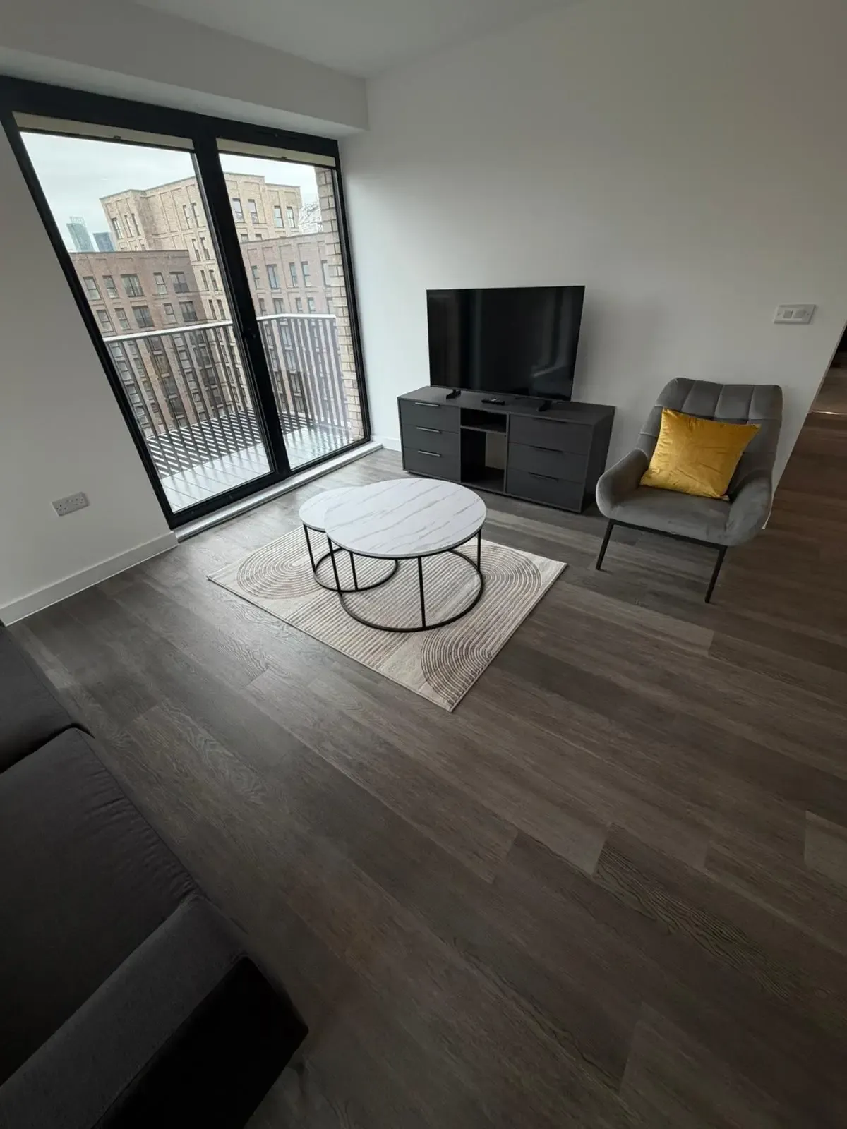Stunning 2 Bedroom Apartment with Balcony- Berkeley Square Apartments in 321 Ordsall Lane, Salford, M5 3AN, UK - Property image 23 - VivreStays