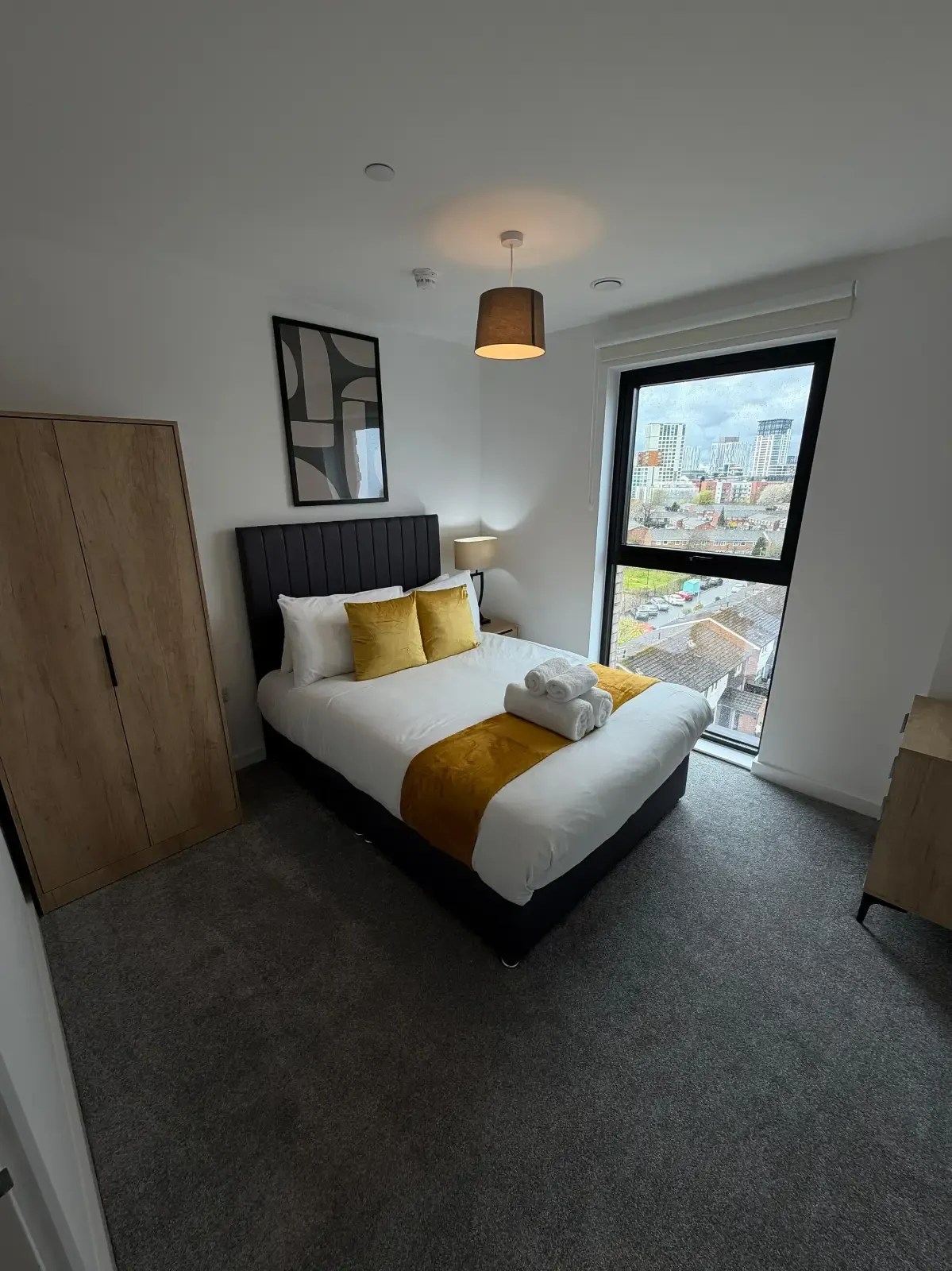 Stunning 2 Bedroom Apartment with Balcony- Berkeley Square Apartments in 321 Ordsall Lane, Salford, M5 3AN, UK - Property image 27 - VivreStays