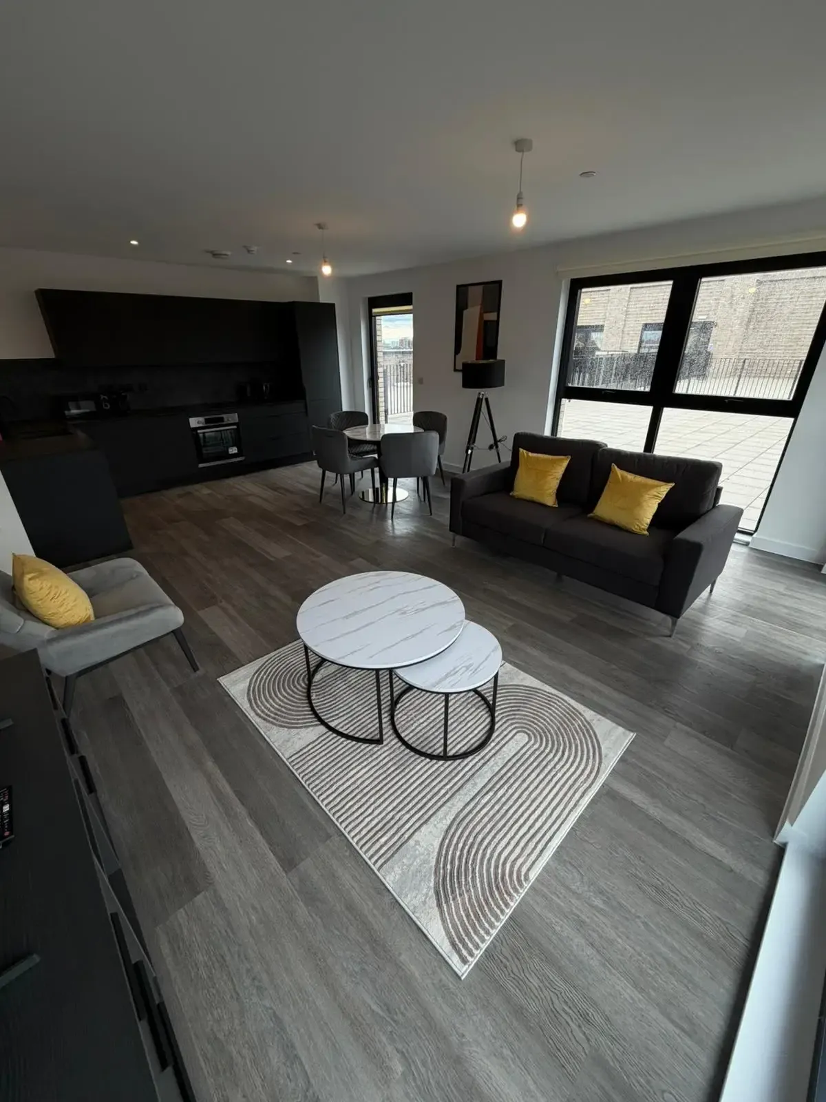 Stunning 2 Bedroom Apartment with Balcony- Berkeley Square Apartments in 321 Ordsall Lane, Salford, M5 3AN, UK - Property image 29 - VivreStays