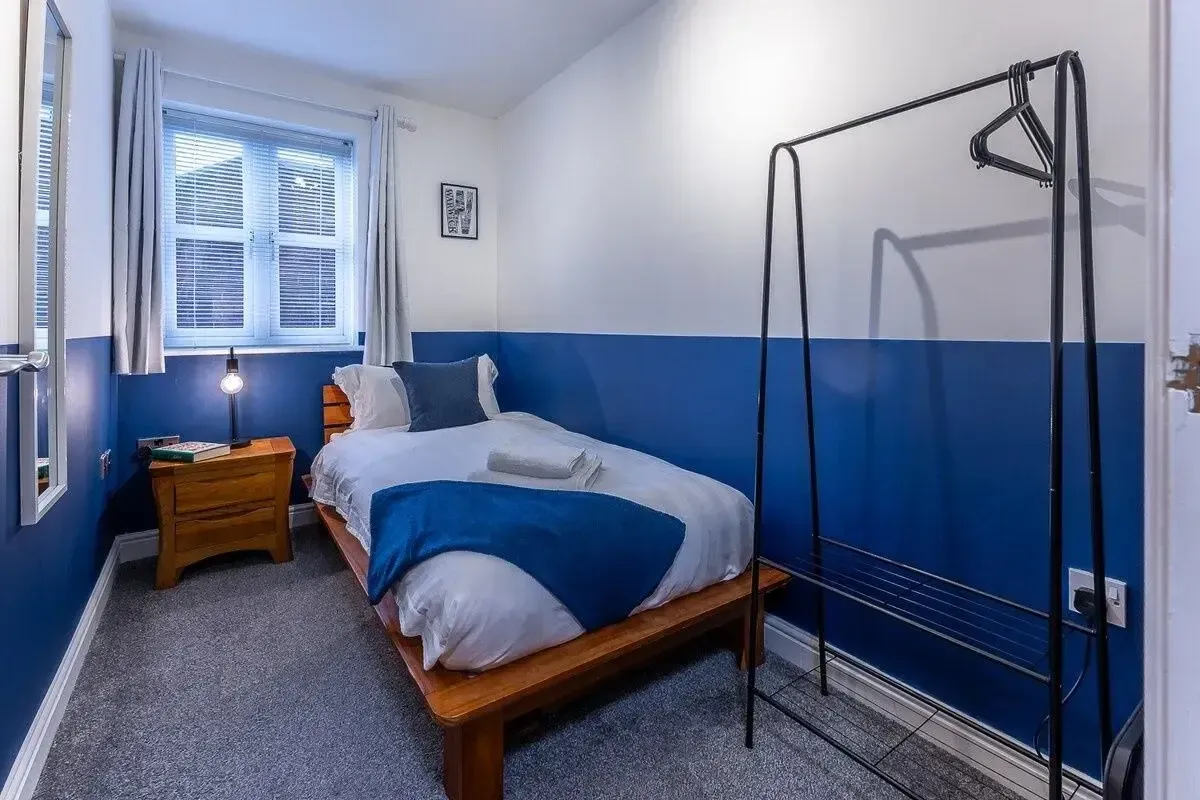 View 2 bed, 1 bath | FREE on-site Parking | Emscote Road 2 bed, 1 bath | FREE on-site Parking | Emscote Road serviced apartment - Warwick - VivreStays